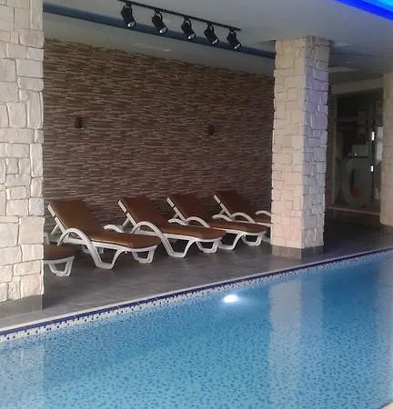 Emerald Towers Apartment *